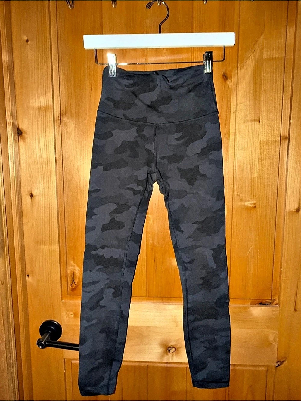 lululemon Pant 25" Camo Leggings Black size 4